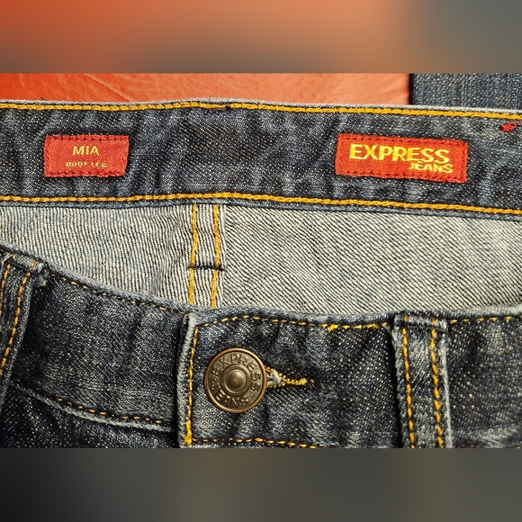 Express Jeans "Mia" Boot Leg Low Rise  sz6 w/33" Inseam  E.U.C. - Picture 6 of 11